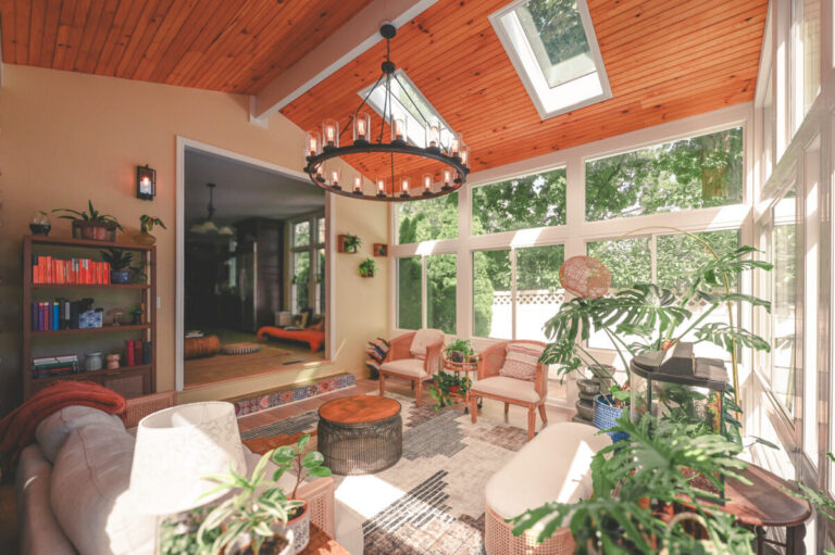 Best Sunroom Construction in the US: Definitive Enclosure Guide
