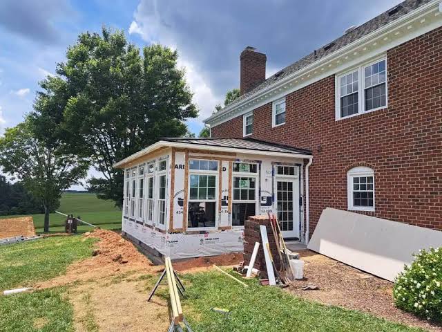 How to Manage Sunroom Construction Contractor Delays: Guide